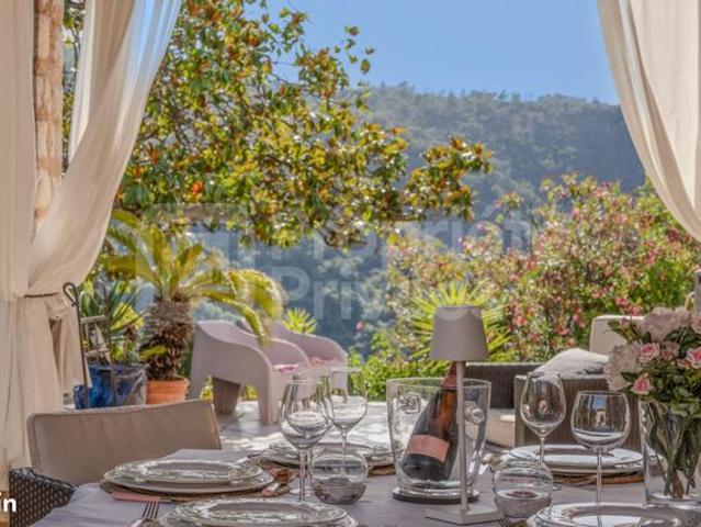 Villa 4 pièces 186 m²