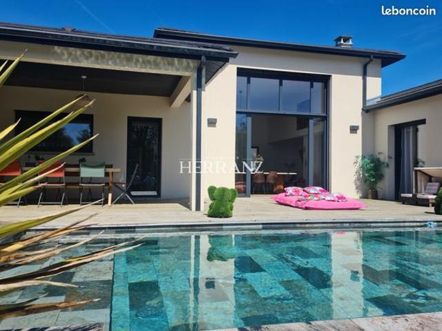 Villa 4 pièces 190 m²