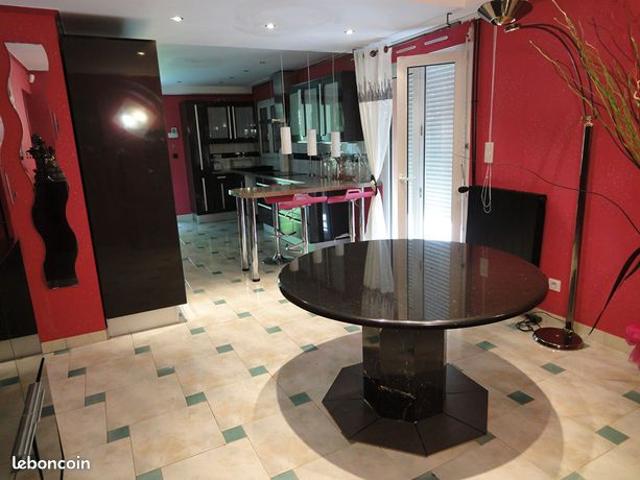 Villa 4 pièces 192 m²