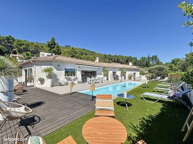 Villa 4 pièces 196 m²