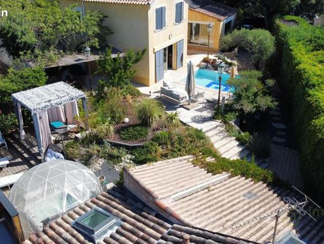 Villa 4 pièces 197 m²