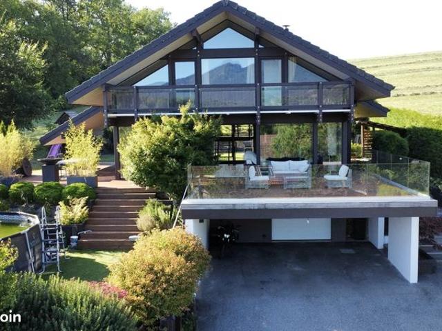 Villa 4 pièces 200 m²