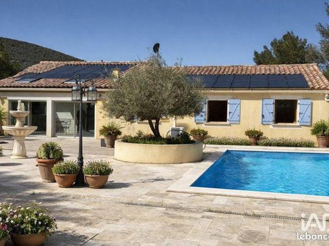 Villa 4 pièces 200 m²