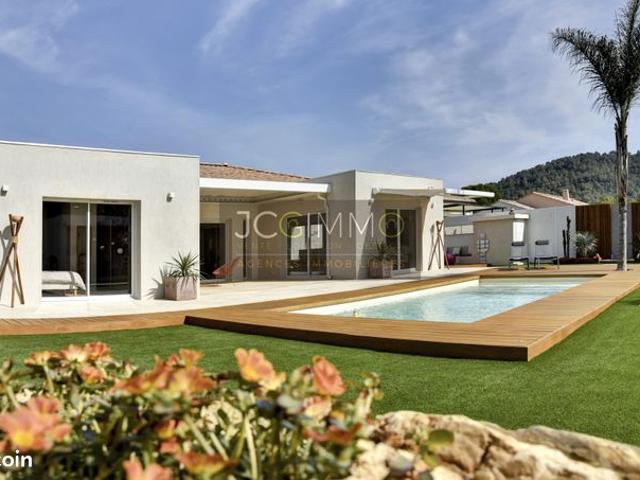 Villa 4 pièces 205 m²