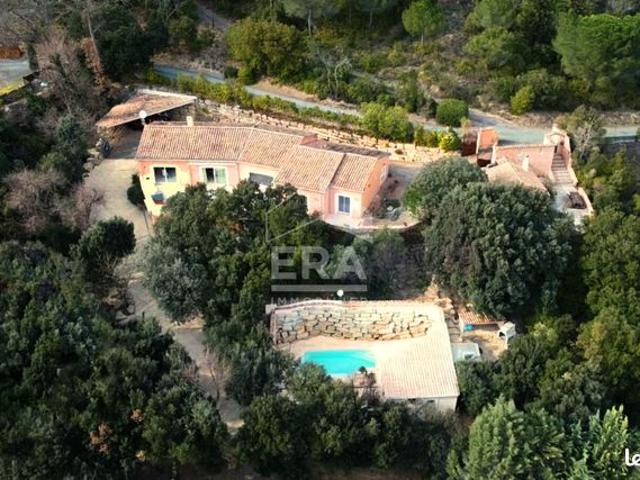 Villa 4 pièces 205 m²