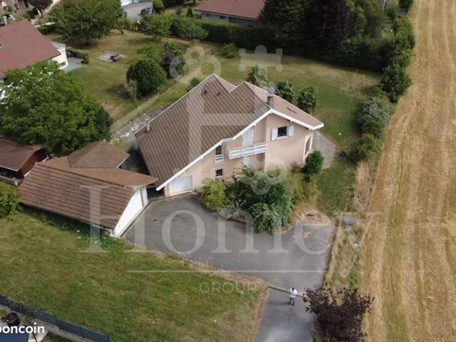 Villa 4 pièces 206 m²