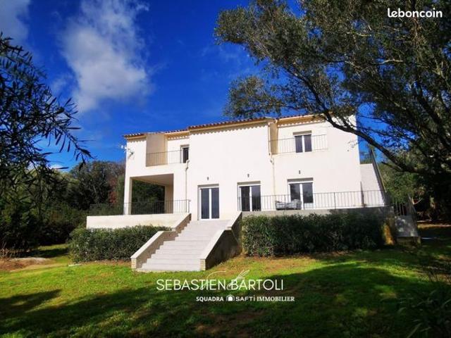 Villa 4 pièces 208 m²