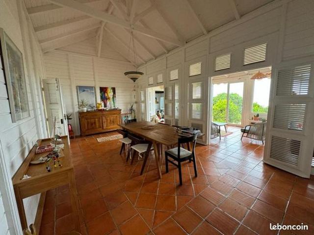 Villa 4 pièces 219 m²