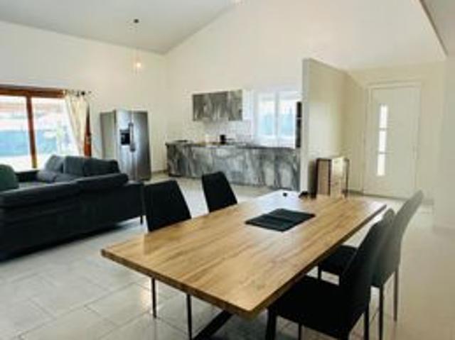 Villa 4 pièces 220 m²
