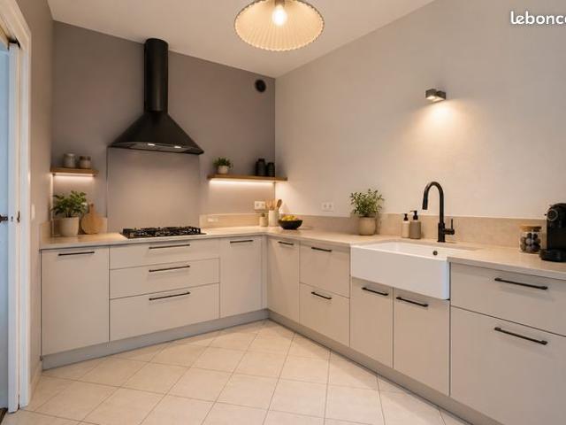 Villa 4 pièces 250 m²