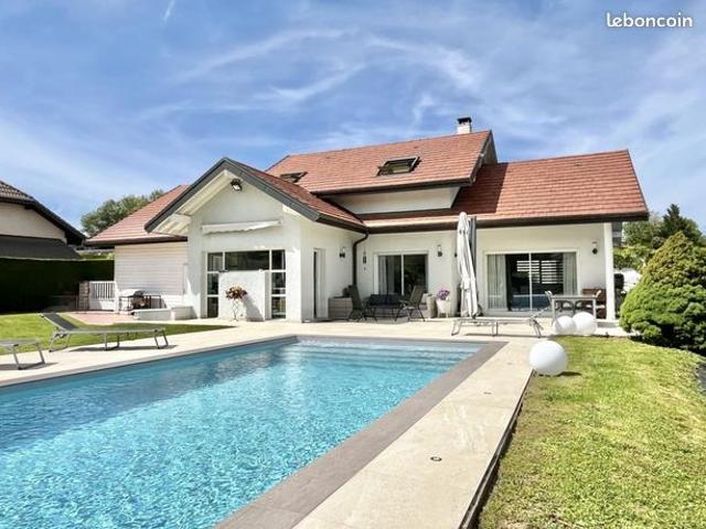 Villa 4 pièces 267 m²