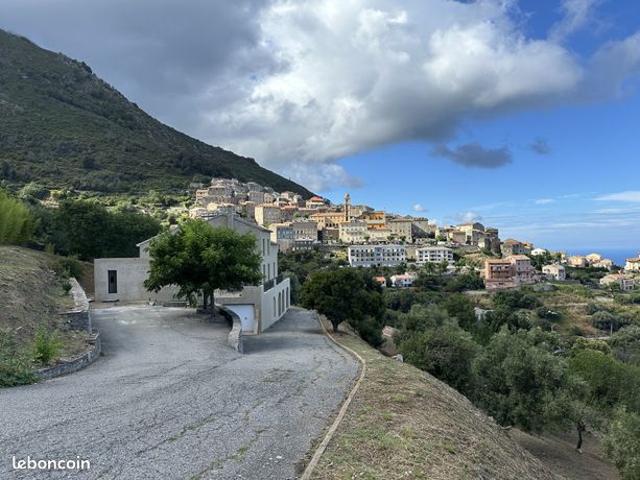 Villa 4 pièces 268 m²