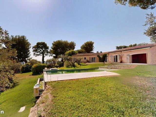 Villa 4 pièces 290 m²