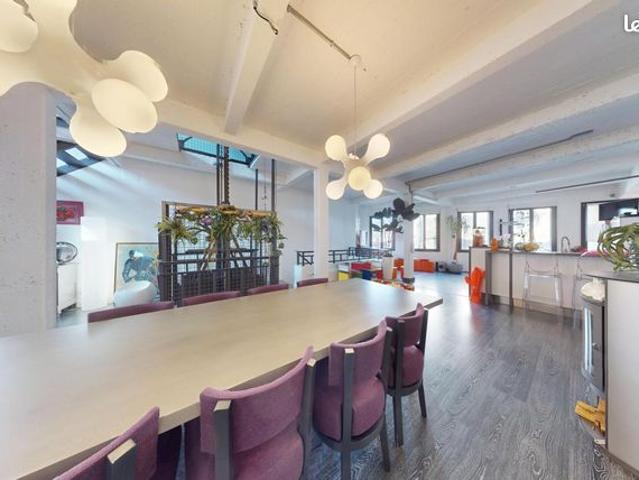 Villa 4 pièces 322 m²