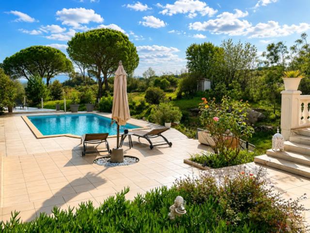 Villa 4 pièces avec piscine et vue exceptionnelle