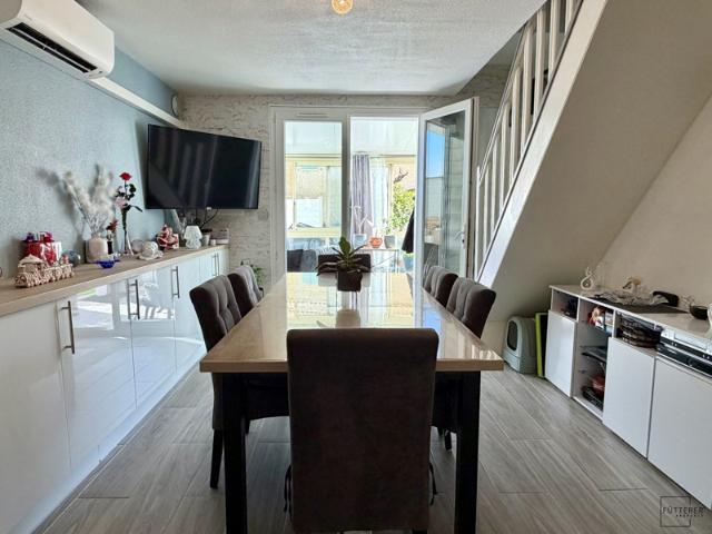 Villa 4 pièces, avec véranda, terrasse et balcon