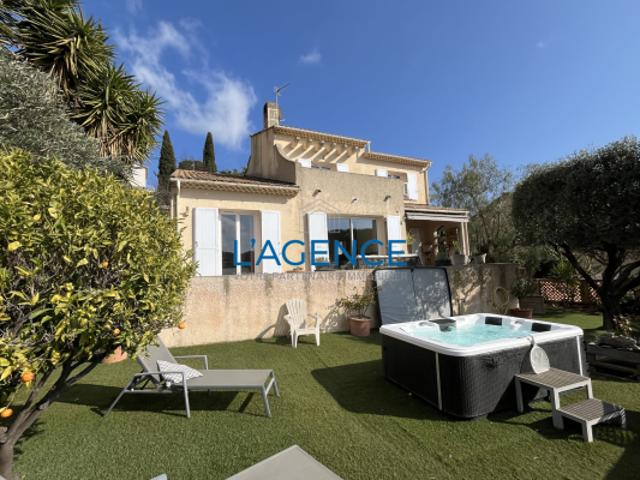 Villa 4 pièces de 143m2 sur terrain de 1128m2 avec garage, a