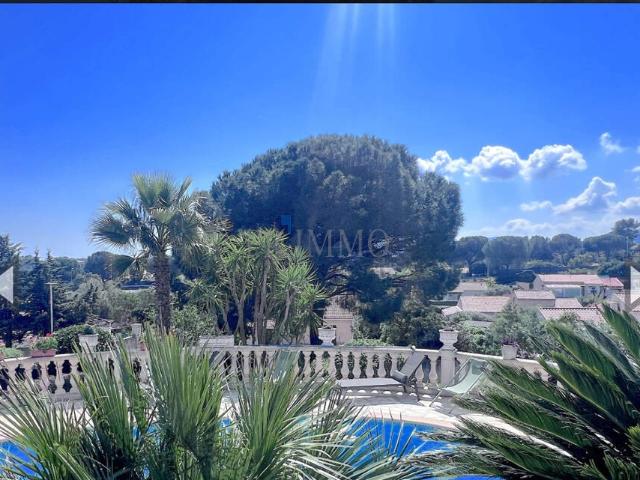 VILLA 4 PIECES PISCINE ROQUEBRUNE LA BOUVERIE