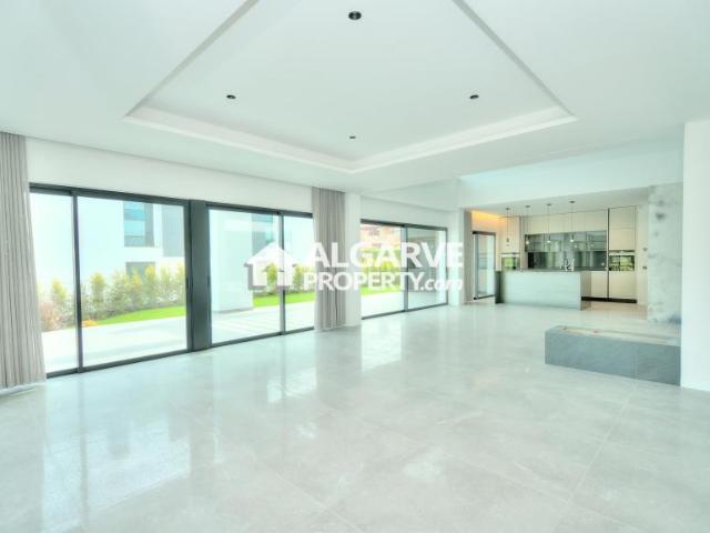 villa 4 quarto, Vilamoura Algarve DLS63776195