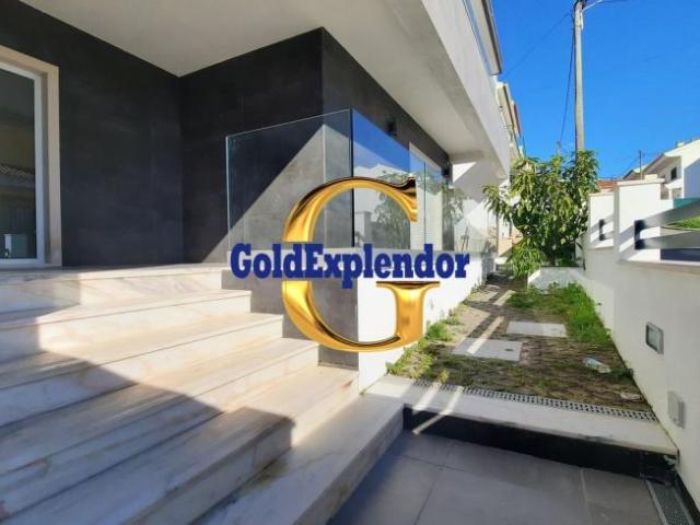villa 4 quarto, Lisboa Odivelas 1685 DLS102306516