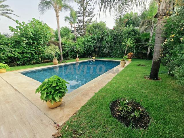 Villa 500m² à louer à Californie