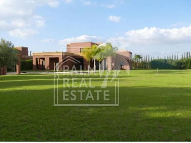 Villa avec piscine et jardin