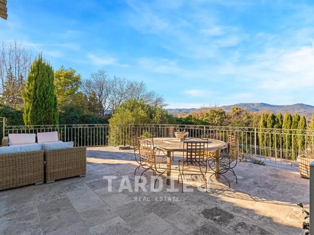 Villa 5 chambres avec vue dégagée Cogolin 134m² Cogolin