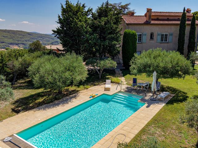 Villa 5 Chambres Sur Terrain 2000M2 Avec Piscine 180m² Flayosc