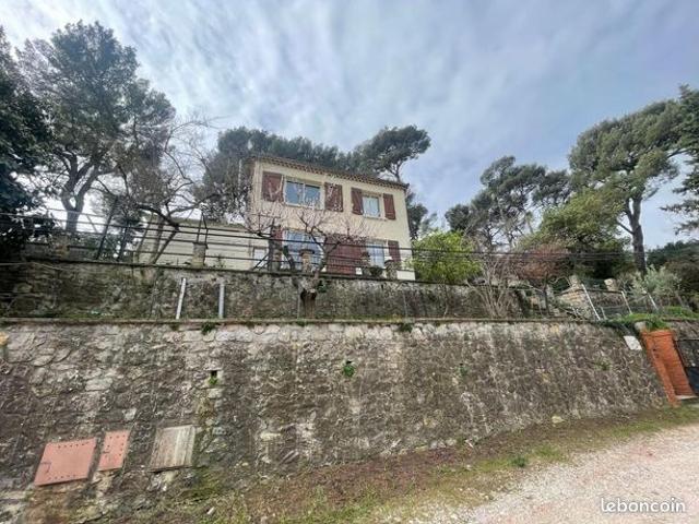 Villa 5 pièces 100 m²