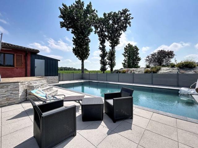 Villa 5 pièces – 125 m² sur 2 500 m² avec piscine – Caste