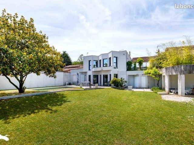 Villa 5 pièces 130 m²