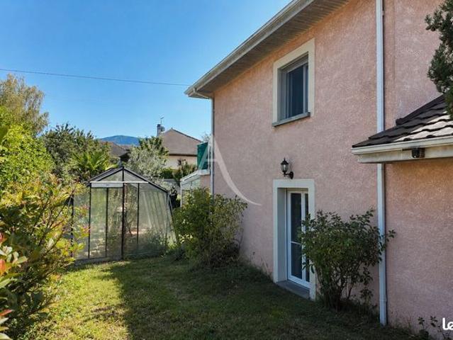 Villa 5 pièces 131 m²
