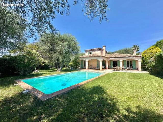 Villa 5 pièces 132 m²