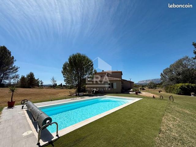 Villa 5 pièces 141 m²