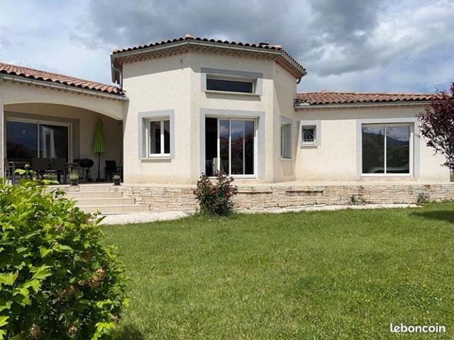 Villa 5 pièces 146 m²
