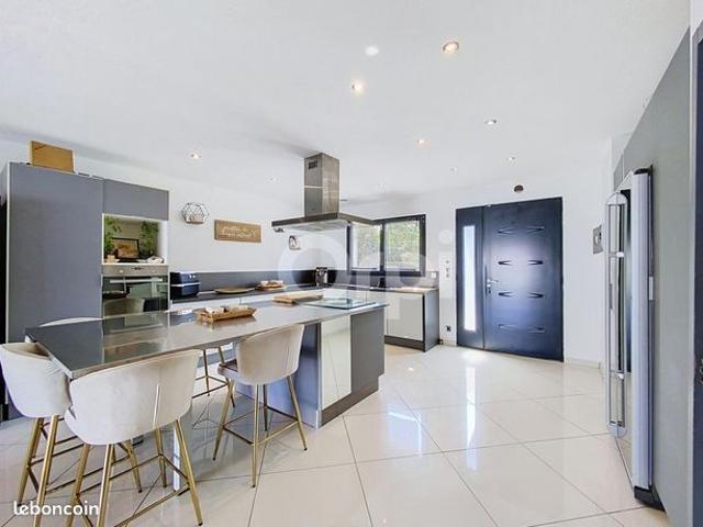 Villa 5 pièces 138 m²