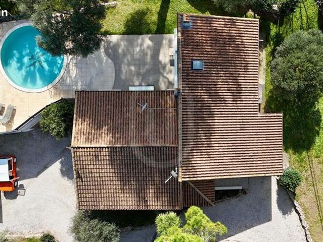 Villa 5 pièces 140 m²