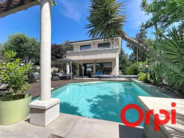 Villa 5 pièces 140 m²