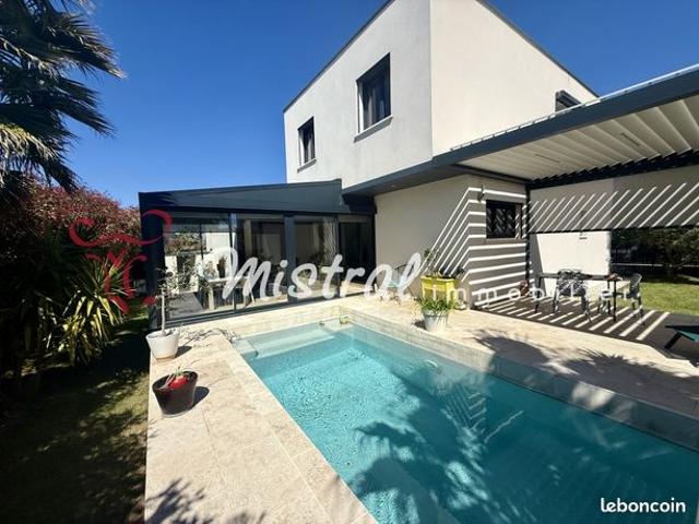 Villa 5 pièces 140 m²
