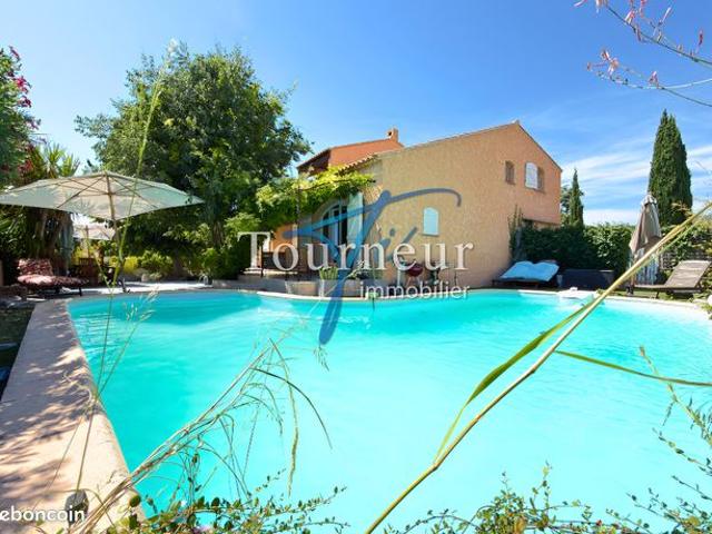 Villa 5 pièces 140 m²