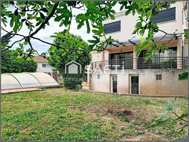 Villa 5 pièces 140 m²