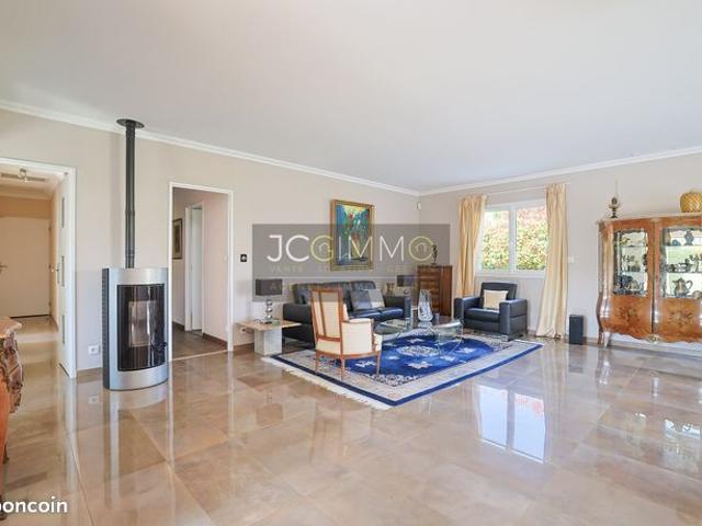 Villa 5 pièces 140 m²