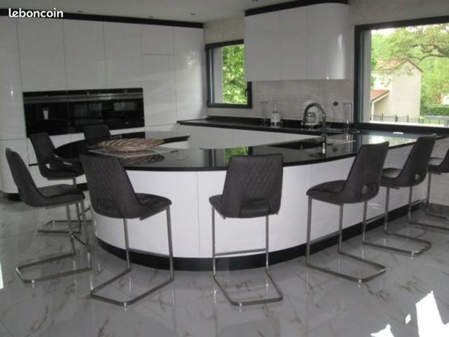 Villa 5 pièces 140 m²
