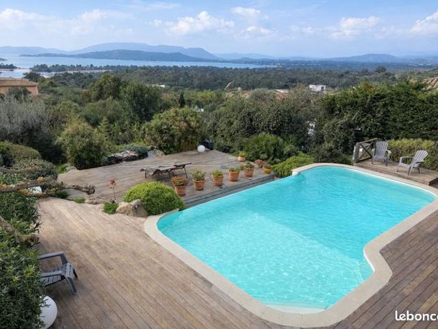 Villa 5 pièces 140 m²