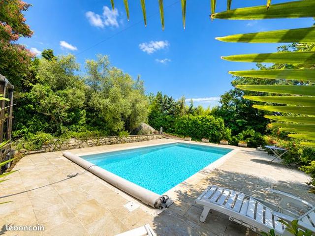 Villa 5 pièces 140 m²