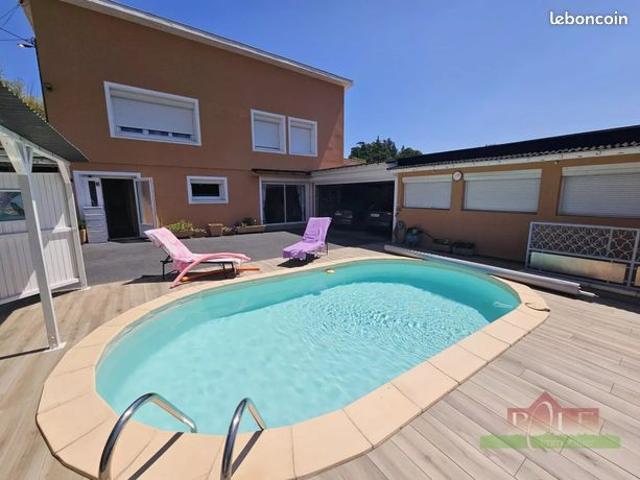 Villa 5 pièces 140 m²