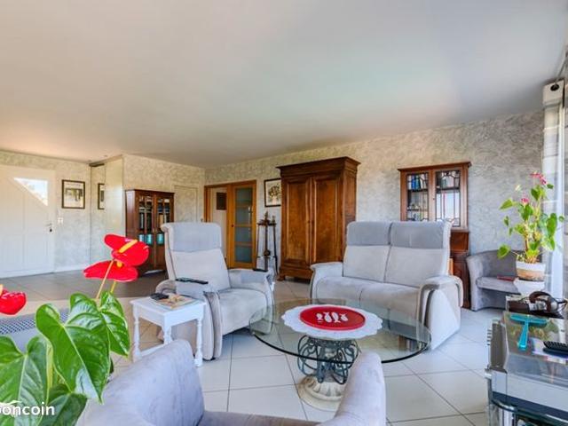 Villa 5 pièces 140 m²