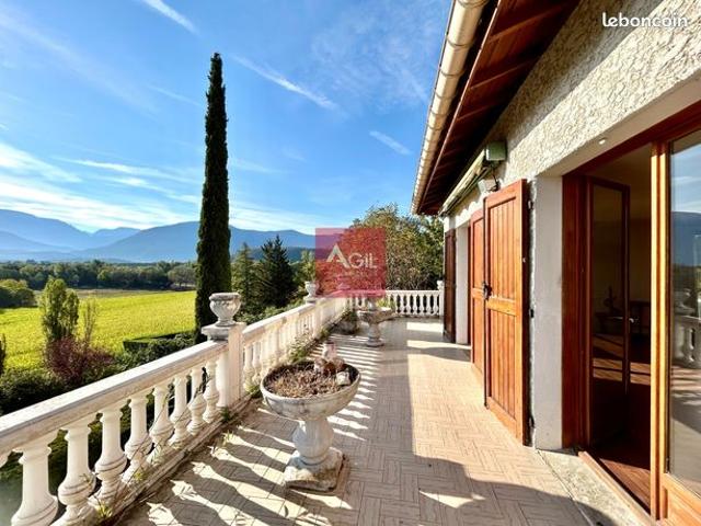 Villa 5 pièces 140 m²