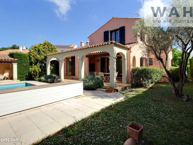 Villa 5 pièces 141 m²