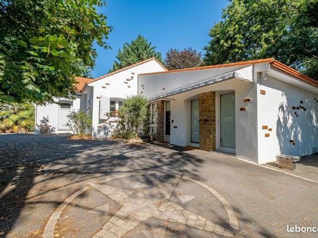 Villa 5 pièces 141 m²